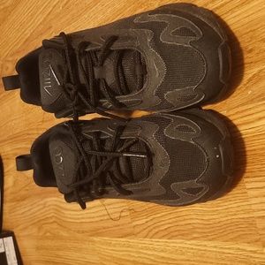 Black Air Max 200